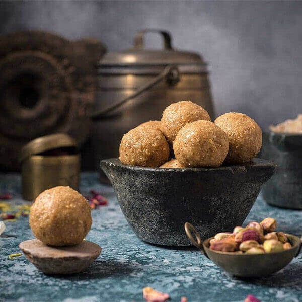 Winter Special Gond Ladoo ||  Delicious Recipe ||  Go To Ladoo